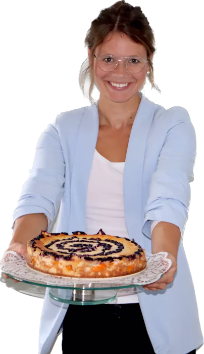 Svea Dannemann von Svea's Bakery mit einem zuckerfreien Käsekuchen mit Blaubeeren verbessert, lower carb, kalorienreduziert, ohne Zuckerzusatz